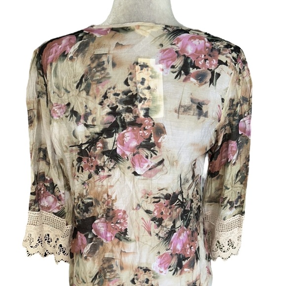 NWT Adiva Floral Fushion Rose Print Crochet Lace Pintucked Top in Beige - M - Picture 7 of 11